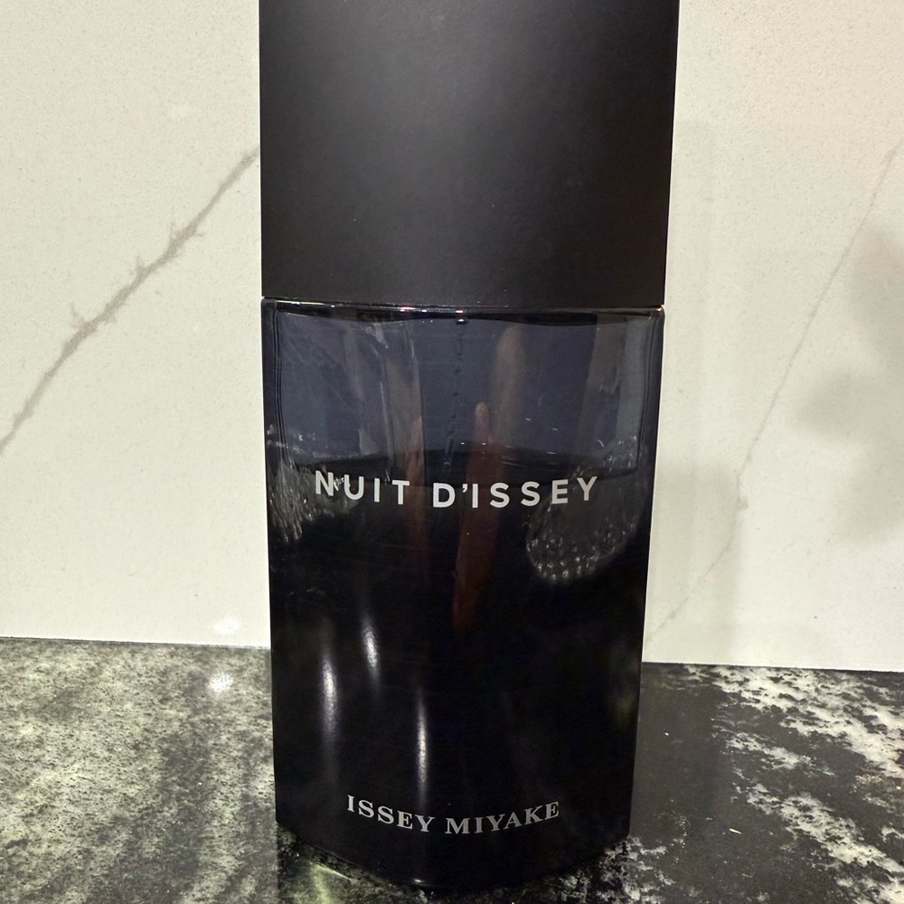 Issey Miyake Black Eau de Toilette Bottle